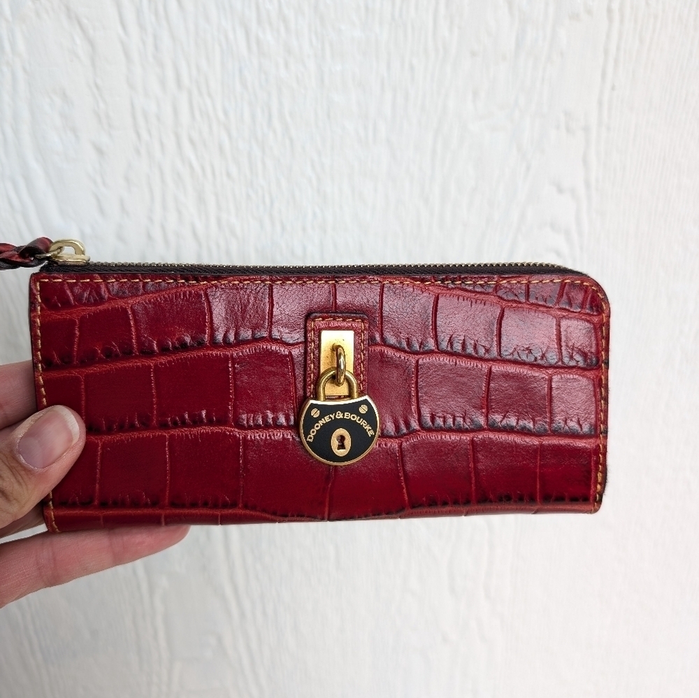Dooney & Bourke Campbell Croco Embossed Leather Satchel With Matching Wallet - Picture 14 of 15